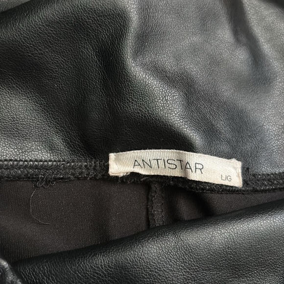 Vegan Leather leggings - Picture 4 of 4